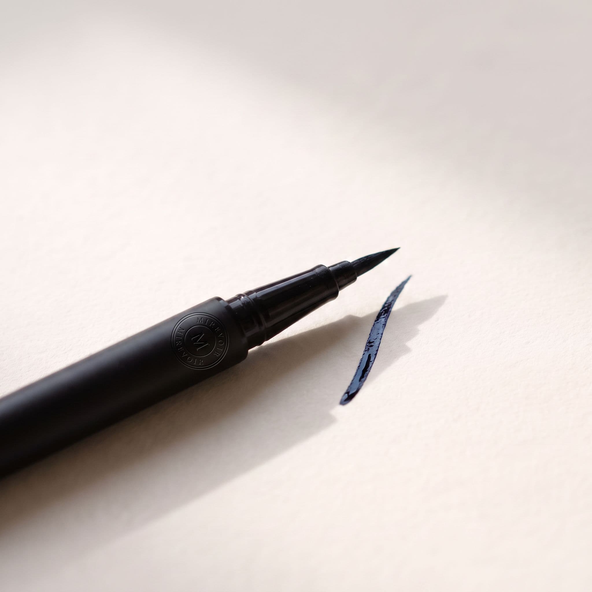 Minuit — liquid liner in blue-black